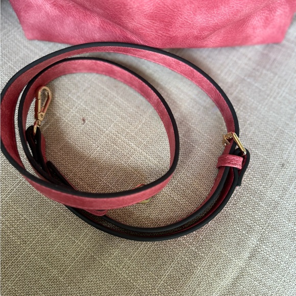 Pink Duffle crossbody bag nwot - Picture 8 of 16